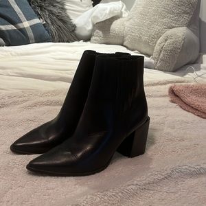 Steve Madden Black booties